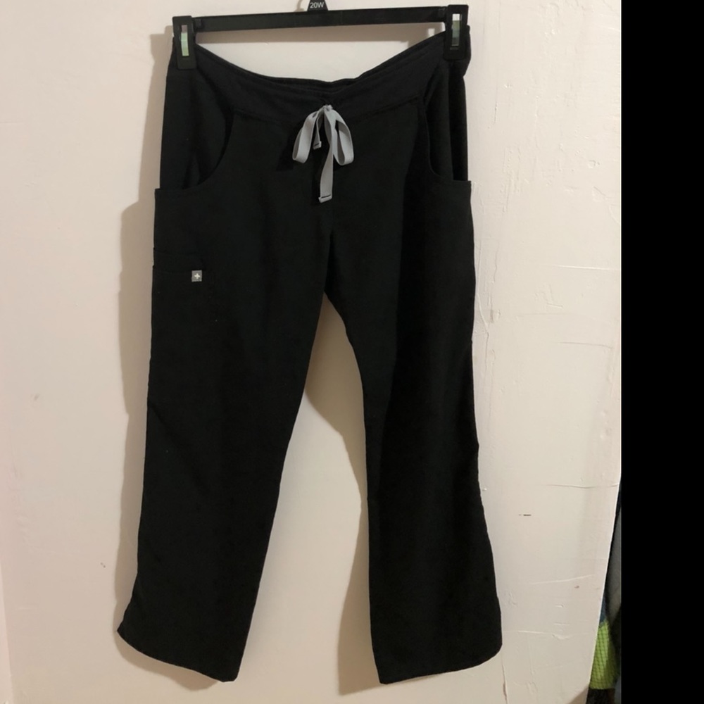*hemmed* FIGS scrub pants XS Kade cargo